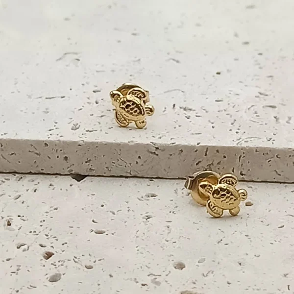 Boucles d'oreilles puces tortues dorées – Acier inoxydable – Image 2