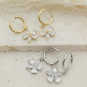 Boucles d’Oreilles Mini Créoles Fleur en Acier Inoxydable – Doré et Argenté avec Pétales Cristallins
