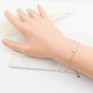 Bracelet en acier inoxydable pendentif soleil aux rayons du soleil