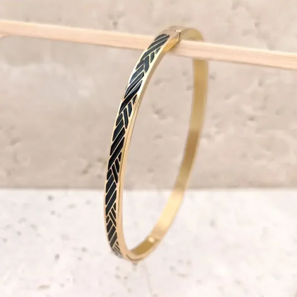 Bracelet jonc fermé émaillé couleur noire