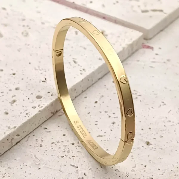 bracelet jonc enfant en acier inoxydable gravé coeur