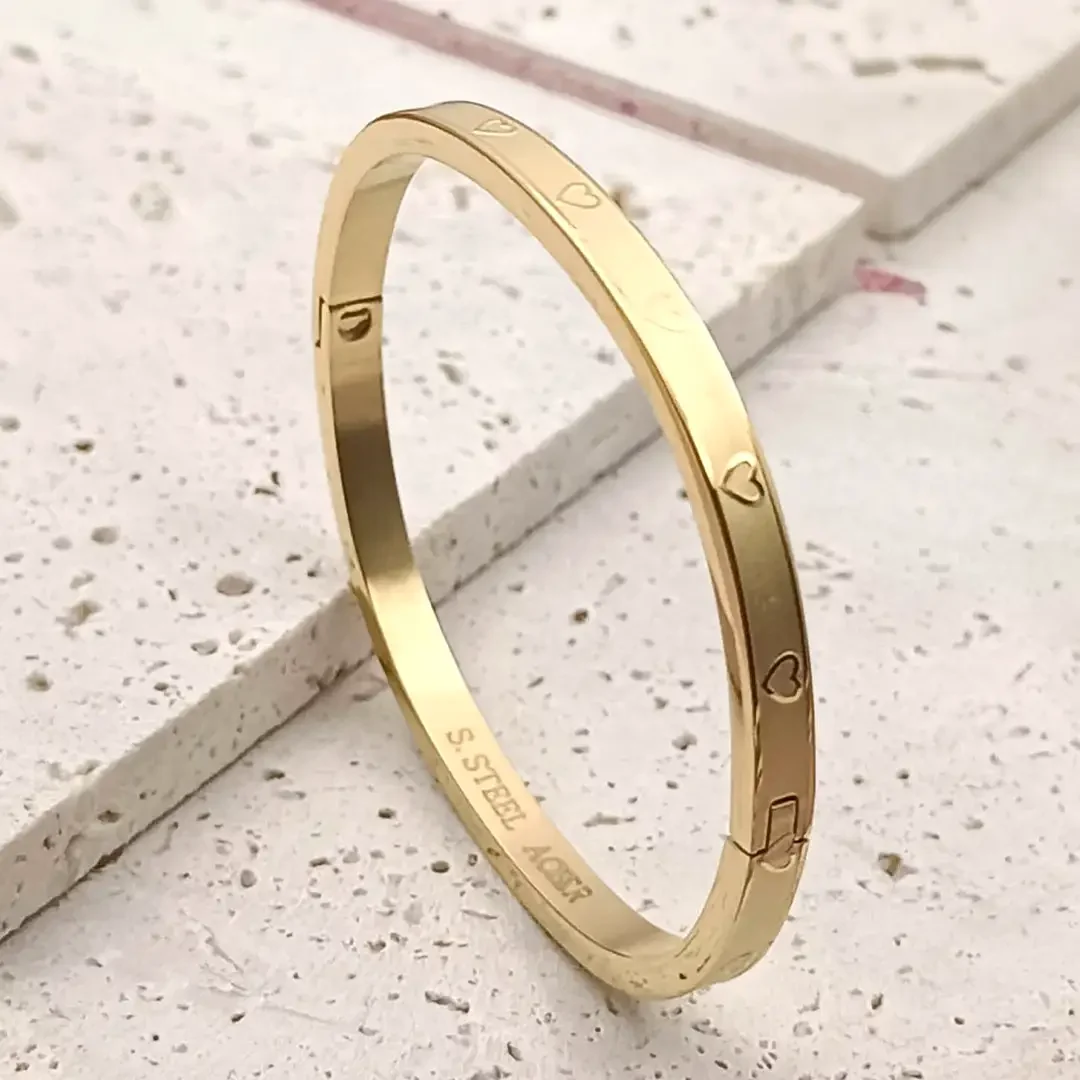 bracelet jonc enfant en acier inoxydable gravé coeur