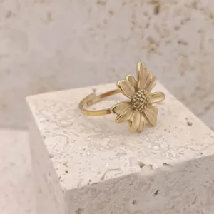 Bague marguerite pour femme en acier doré, ajustable, avec fleur – bijou floral élégant