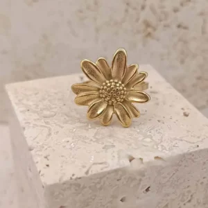 Bague marguerite pour femme en acier doré, ajustable, avec fleur – bijou floral élégant