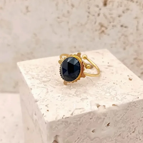Bague ajustable en acier inoxydable doré avec pierre noire facettée, monture ouverte anti-pincement, bijou élégant pour femme