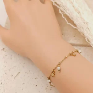 Bracelet chaîne en acier doré avec pampilles étoiles et perles fines blanches, bijou tendance ajustable pour femme