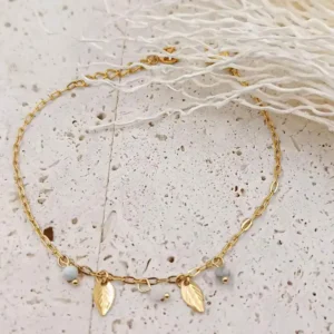Bracelet chaîne doré avec pampilles feuilles et petites perles fines blanches, bijou raffiné