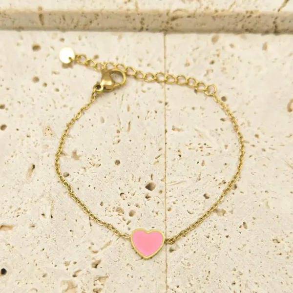 Bracelet enfant en acier doré avec pendentif cœur rose – bijou fille de 4 à 9 ans