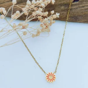 collier pour petite fille en acier inoxydable doré et pendentif marguerite émaillée orangée