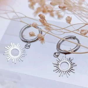 Boucles d'oreilles mini-créoles en acier inoxydable agenté pendentifs soleil rayons de soleil