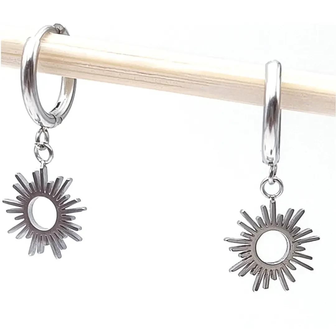 Boucles d'oreilles mini-créoles en acier inoxydable agenté pendentifs soleil rayons de soleil