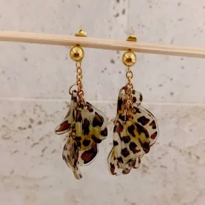 Boucles d’oreilles pendantes acier doré motif léopard avec chaînes dorées élégantes