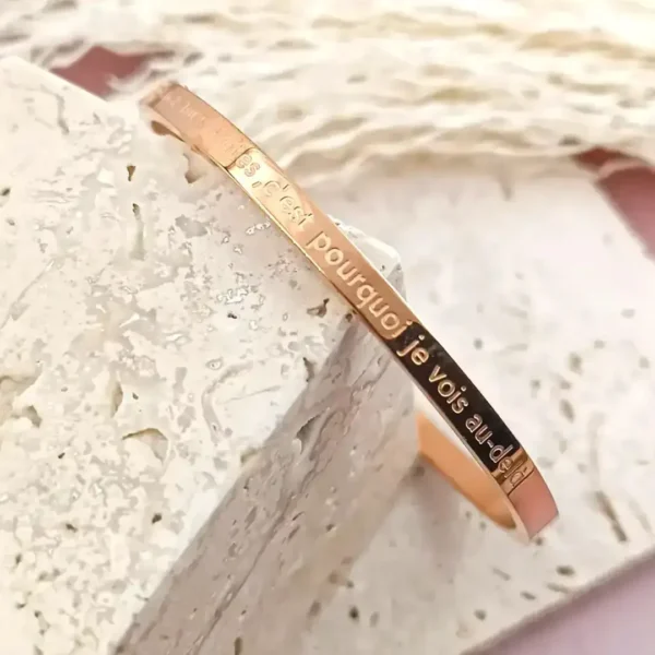 Bracelet jonc en acier rosé gravé Je connais mes limites c’est pourquoi je vois au-delà, bijou message inspirant et élégant