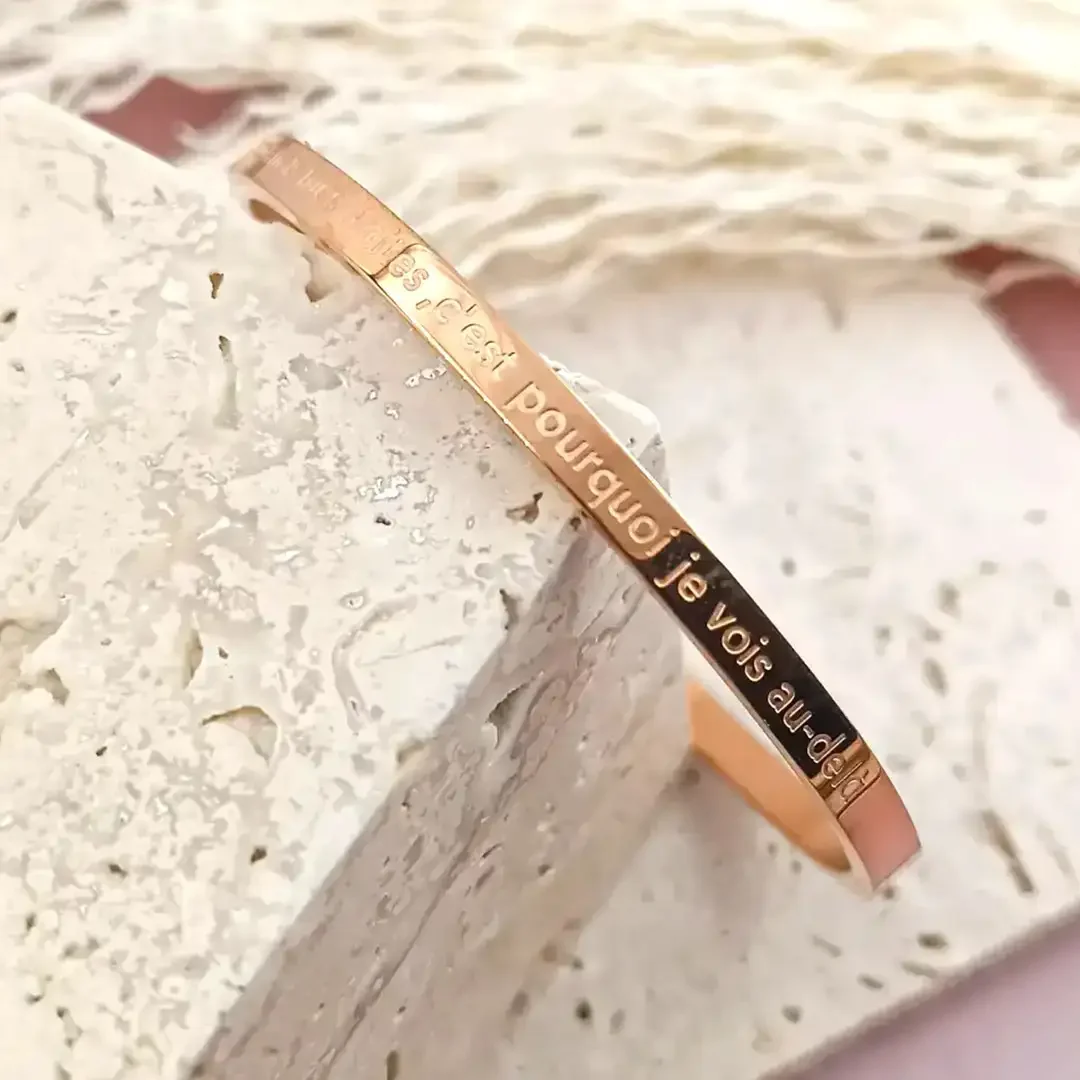 Bracelet jonc en acier rosé gravé Je connais mes limites c’est pourquoi je vois au-delà, bijou message inspirant et élégant