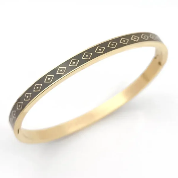 Bracelet jonc en acier doré avec motifs losanges, émail coloré marron foncé
