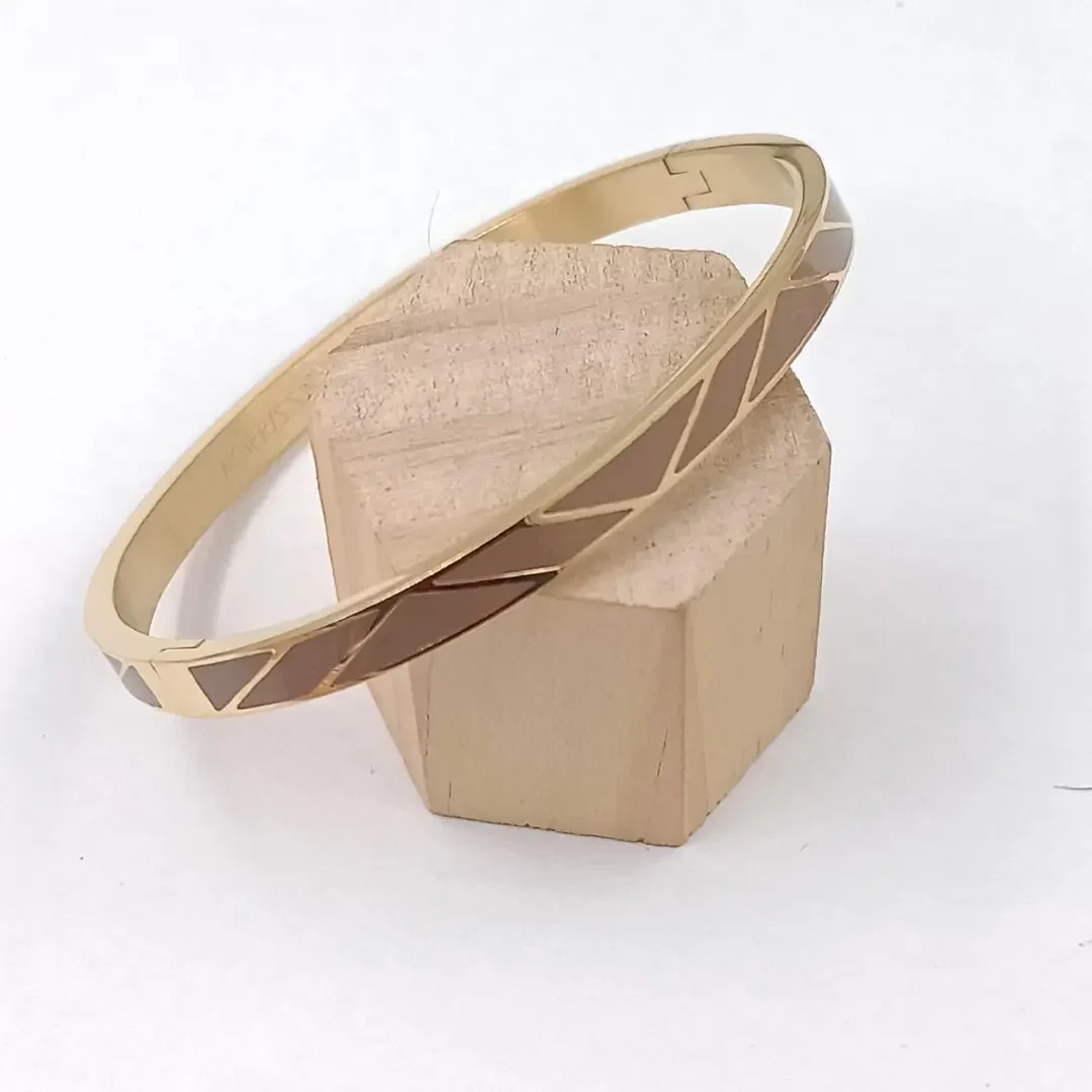 bracelet jonc acier pour femme émaillé couleur taupe sur tout le tour du bracelet