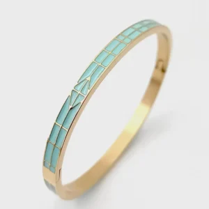 Bracelet jonc doré avec émaux couleur cyan et motif flèche stylisée.