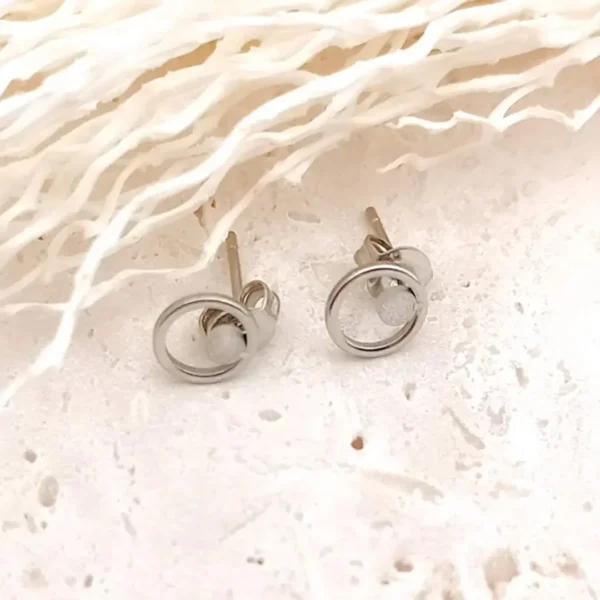 Boucles d’oreilles en acier argenté en forme de cercle minimaliste