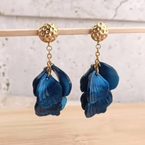Boucles d’oreilles pendantes en résine bleu et acier doré, pampilles en forme de feuilles