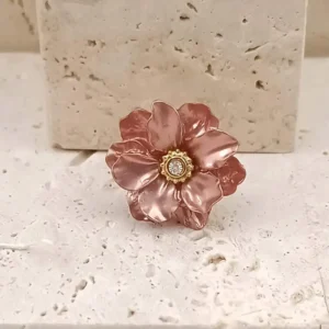Bague ajustable fleur en résine de couleur rose et acier inoxydable rose avec strass central