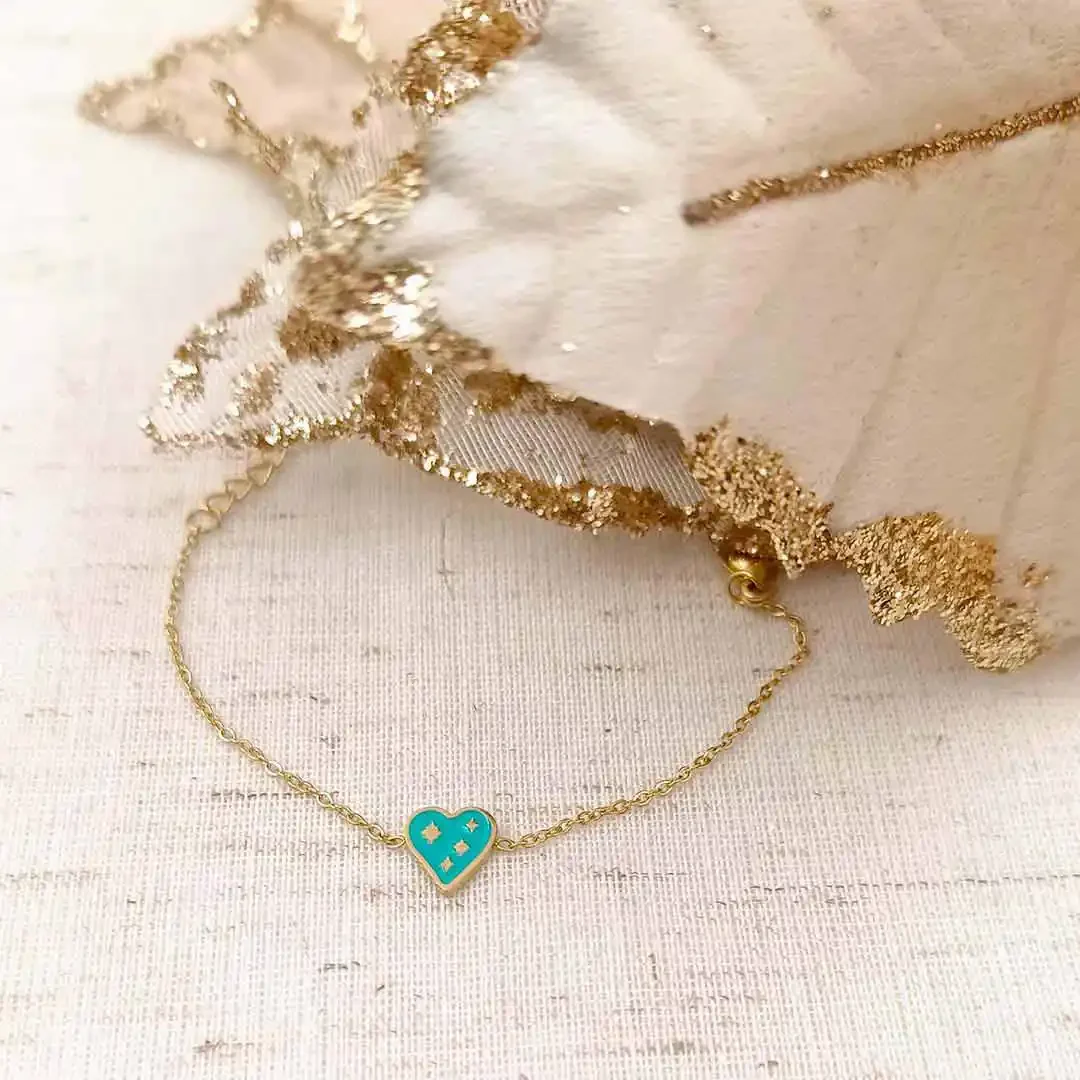 Bracelet enfant petite fille en acier doré avec pendentif cœur coloré bleu émaillé