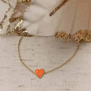 Bracelet enfant petite fille en acier doré avec pendentif cœur coloré vert émaillé