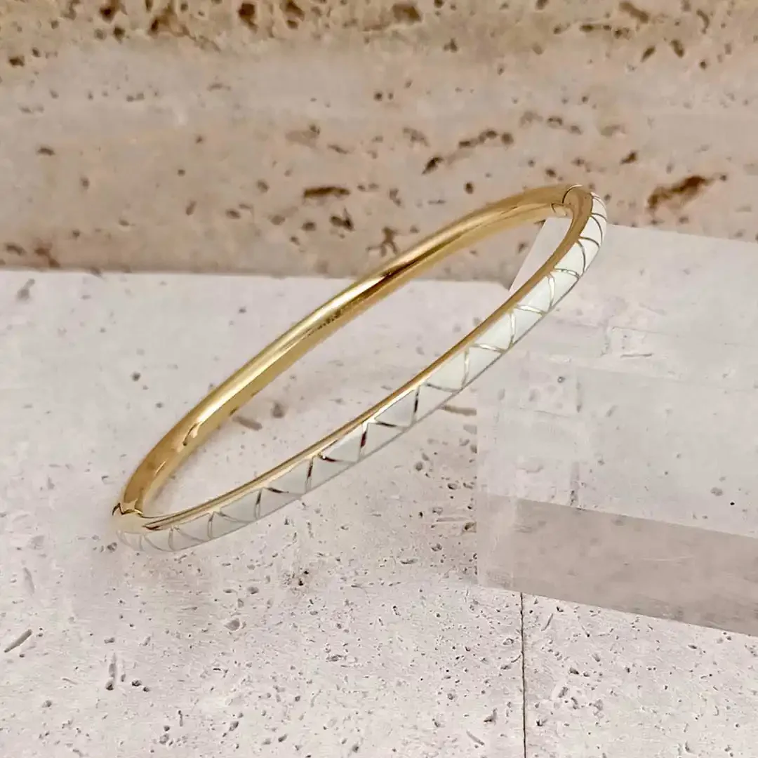 bracelet jonc coloré fin en acier doré émail blanc