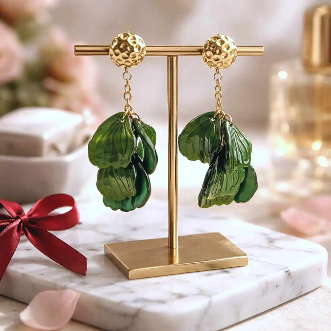 Boucles d’oreilles pendantes en résine verte et acier doré, pampilles en forme de feuilles
