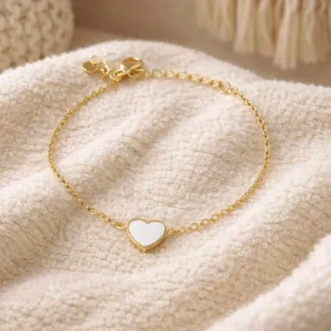 Bracelets acier enfant hypoallergéniques : des bijoux résistants et ajustables en acier inoxydable, parfaits pour les enfants de 4 à 10 ans.