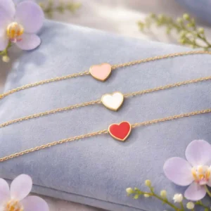 Collection de bracelets acier enfant en acier inoxydable hypoallergénique. Bracelets ajustables et résistants pour enfants de 4 à 10 ans.