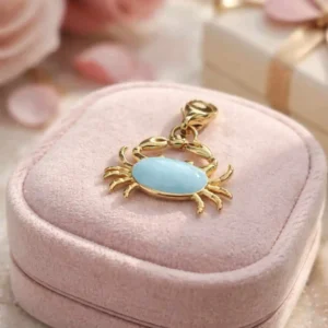 Charm crabe bleu et doré en acier inoxydable avec émail, bijou été mer pour bracelet personnalisé