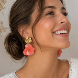 Grandes boucles d’oreilles fleur corail avec finition dorée brillante