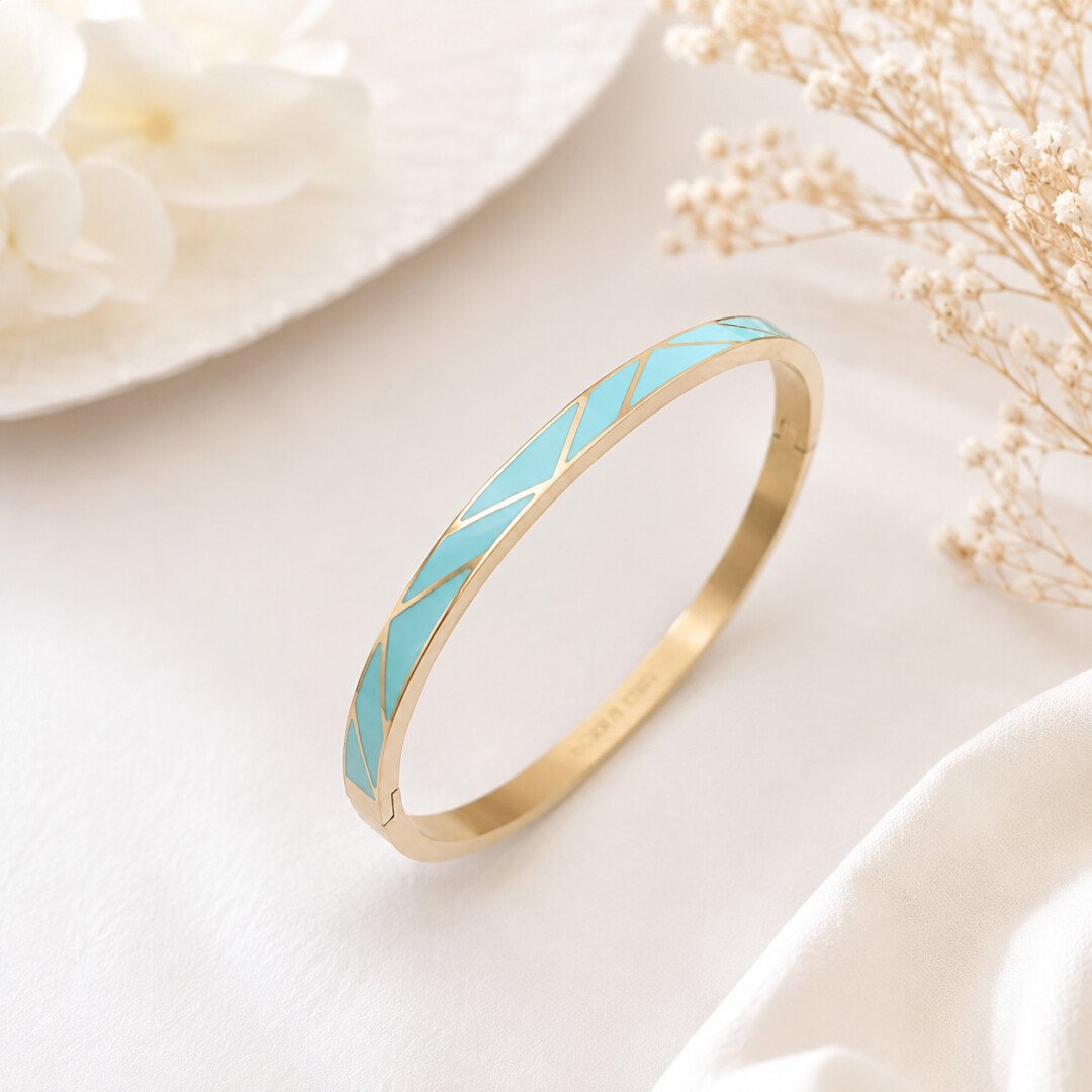 Bracelet jonc femme acier inoxydable doré émaillé turquoise avec motifs graphiques