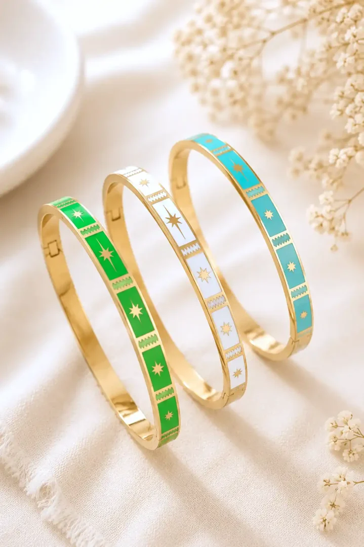 Le bracelet jonc émaillé : un bijou qui allie élégance et couleur