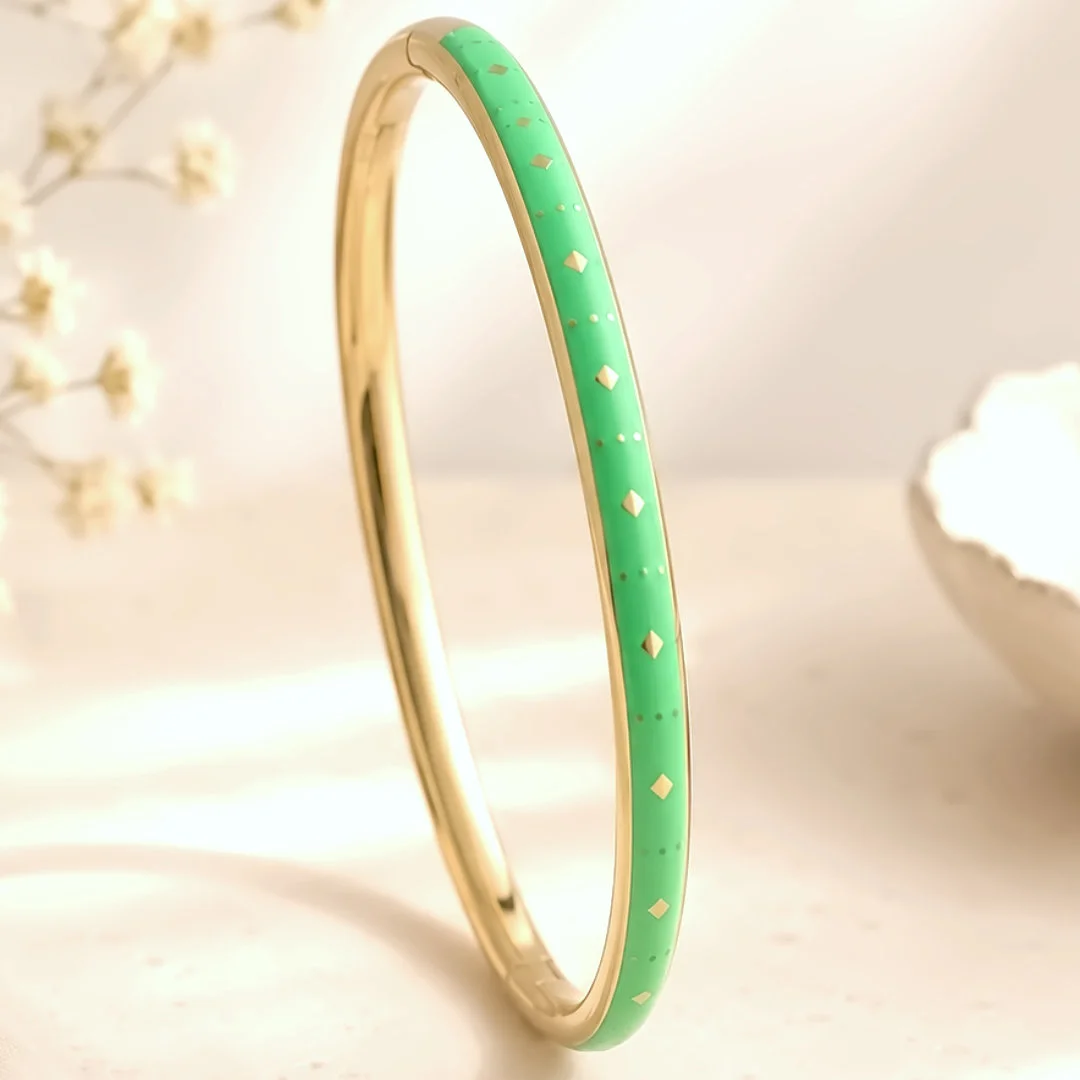 Bracelet jonc acier émaillé vert menthe doré femme fin avec motifs géométriques