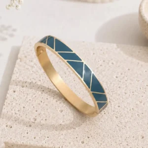 Bracelet jonc en acier inoxydable doré émaillé bleu canard à motifs géométriques