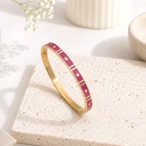 Bracelet jonc acier émaillé rose fuchsia femme en acier inoxydable doré motifs étoiles