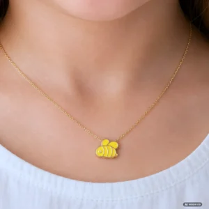 Pendentif abeille jaune sur collier enfant en acier doré