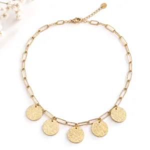Collier en acier doré femme avec cinq médaillons ronds martelés